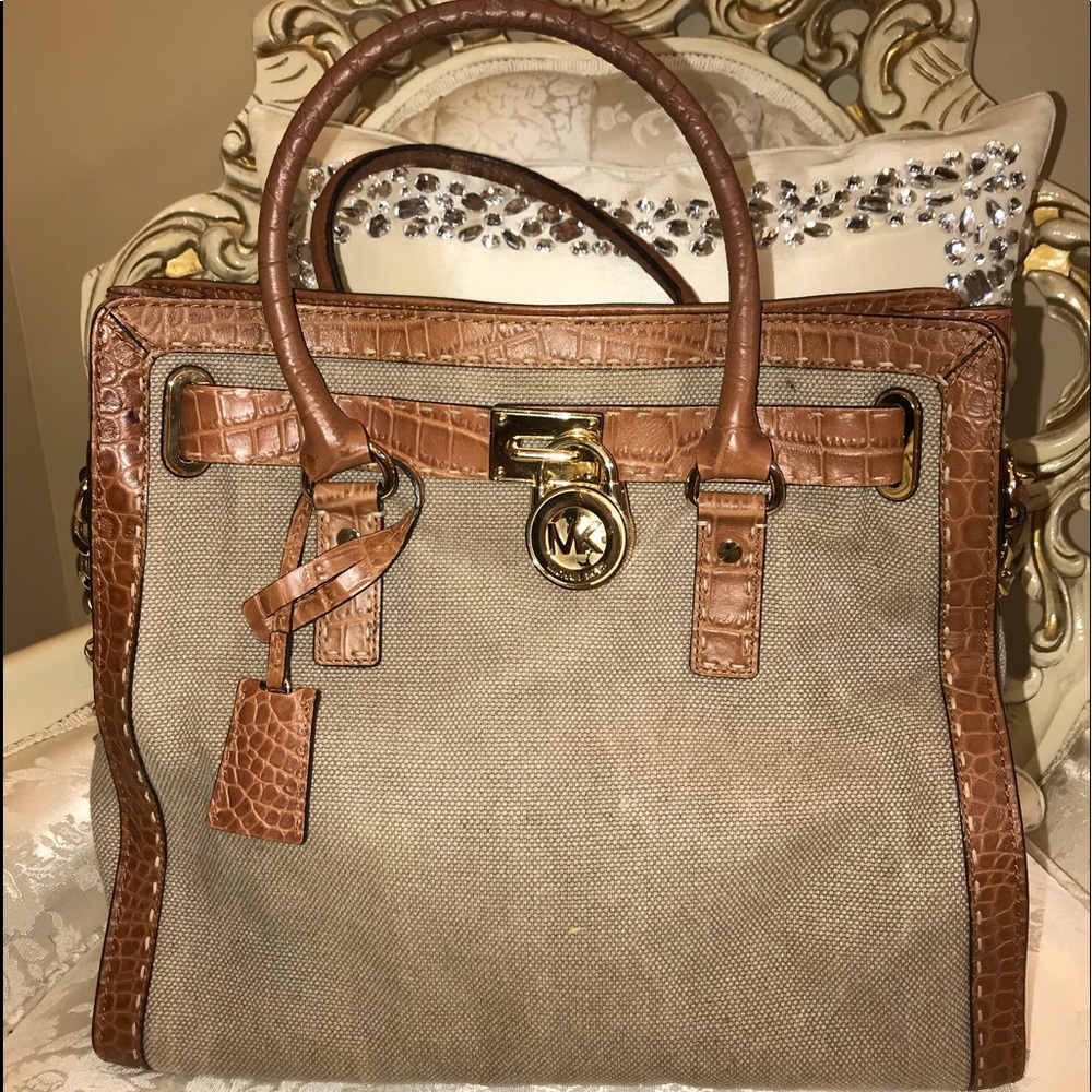 Micheal Kors Purse